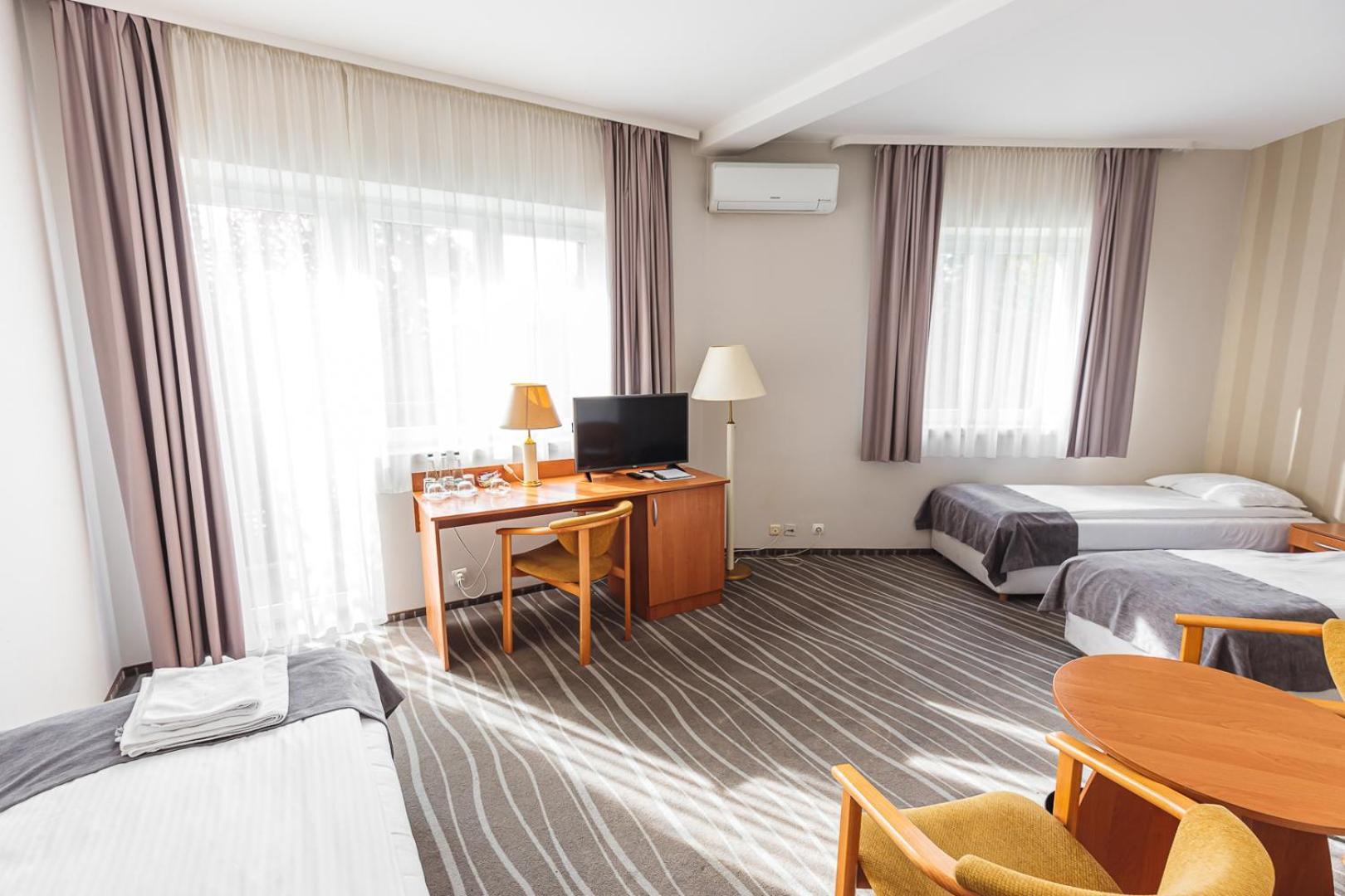 Hotel Akwawit Leszno  Ngoại thất bức ảnh