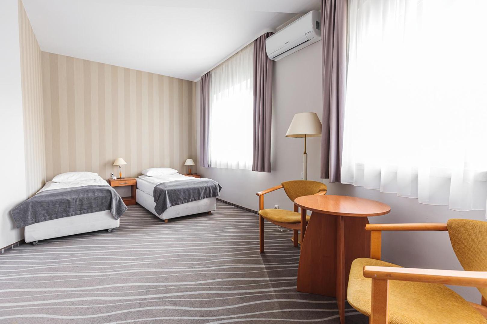 Hotel Akwawit Leszno  Ngoại thất bức ảnh