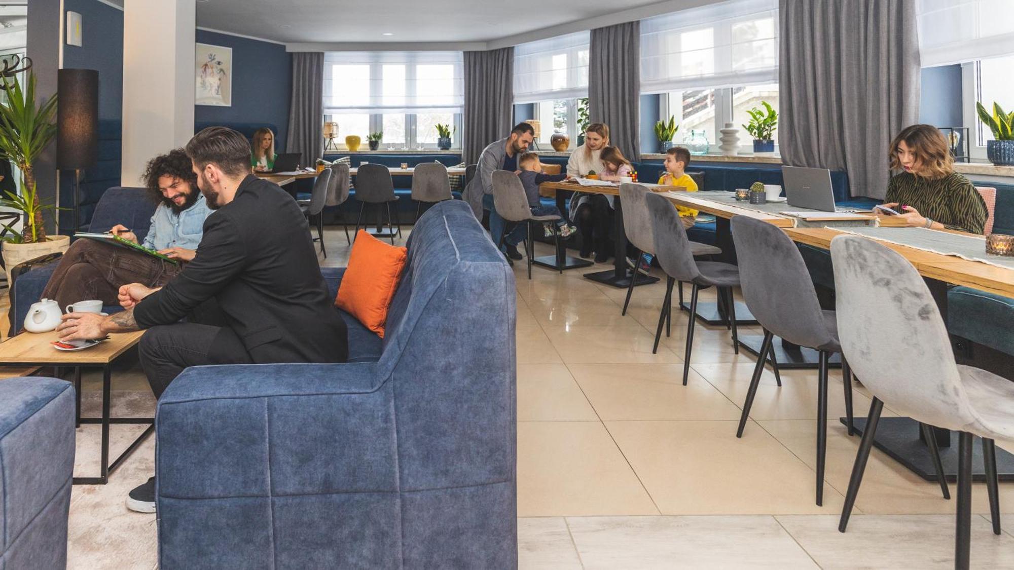 Hotel Akwawit Leszno  Ngoại thất bức ảnh