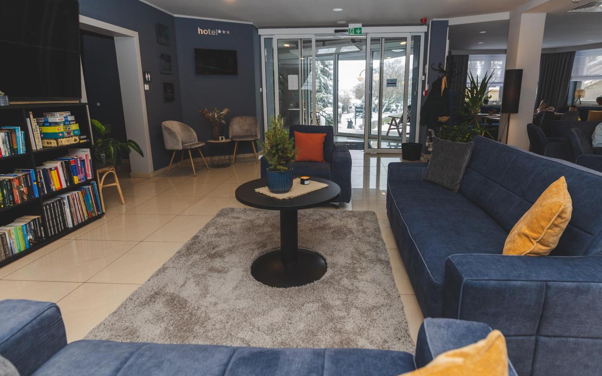 Hotel Akwawit Leszno  Ngoại thất bức ảnh